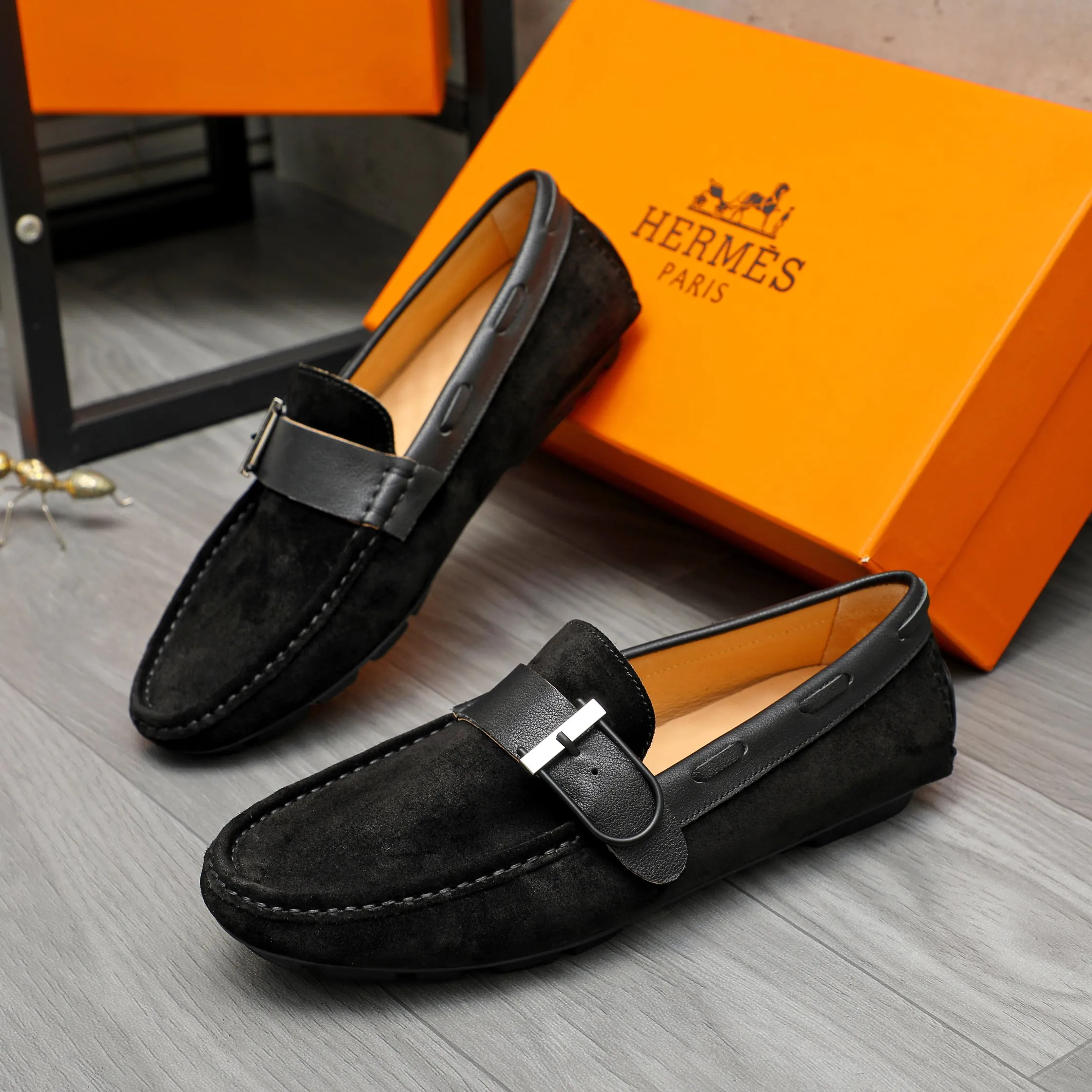 P380 Product trademark: HERMES "Hermes" casual slip-on men's shoes Regular size: 38-44 Product material: Selected frosted cowhide upper, pigskin lining, rubber outsole